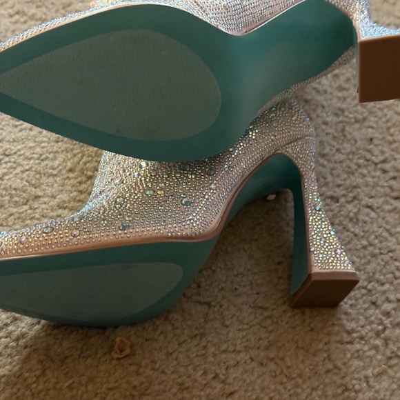 Betsy Johnson silver rhinestoned slouchy Midi heel Boots - Picture 3 of 3